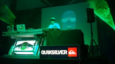Quicksilver – Neon Party 1