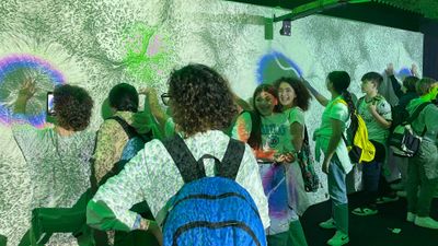 FluxWall – The Interactive Wall in Motion